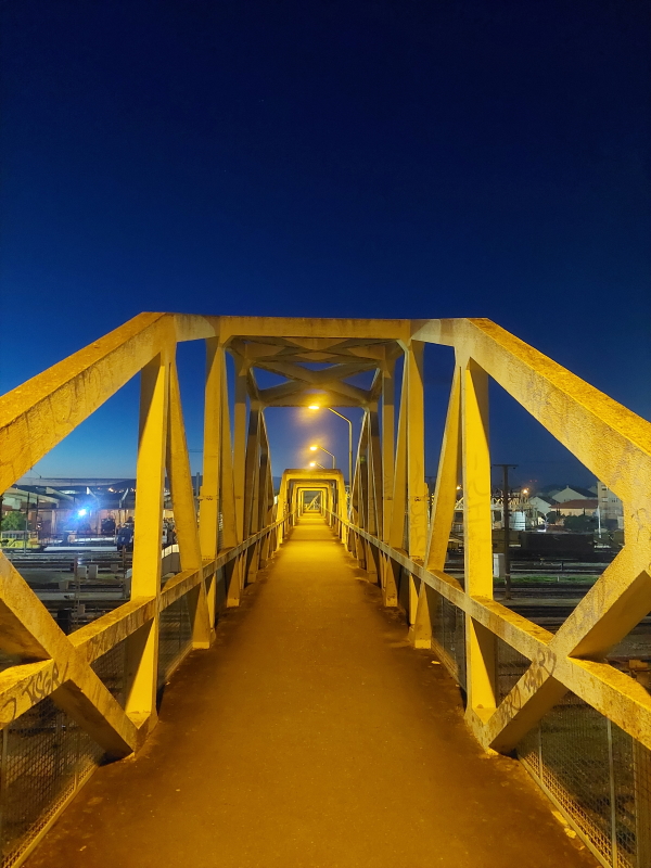 2 - Ponte pedonal pontes que ligam vidas entre a estação HP