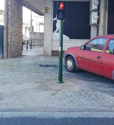 Câmara Municipal instala semáforos na passadeira da Rua Jacinto Marques Agostinho