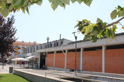 Mercado Diário Municipal aberto no dia 12 de maio
