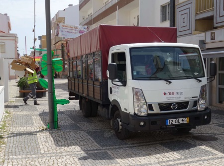 Recolha Porta a Porta de Plástico e Cartão