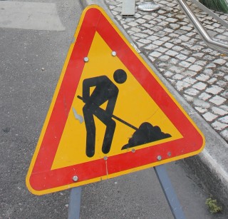 Aviso: Circule com precaução na Estrada Nacional 3 . Rua Foros da Lameira