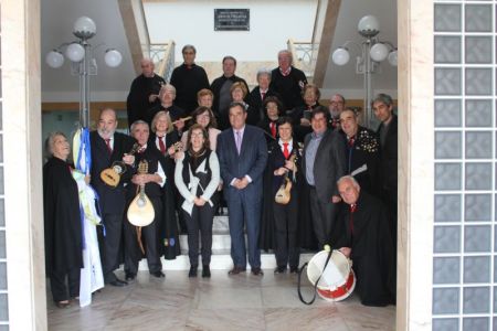 Tuna da Universidade Sénior cantou as Janeiras na Câmara Municipal